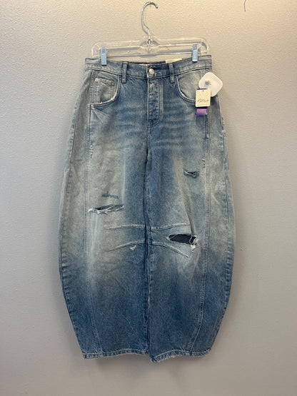 We The Free 2 Light Wash Denim distressed barrell jean NWT