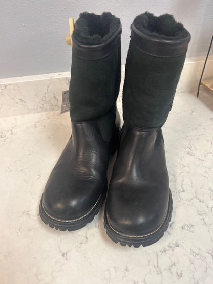 UGG 8.5 Black Leather/Suede Shearling