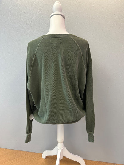 The Great L Green crewneck "the great champion" sun graphic