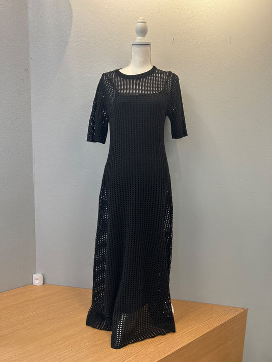 Petal + Pup M Black crochet SS maxi w/ slip