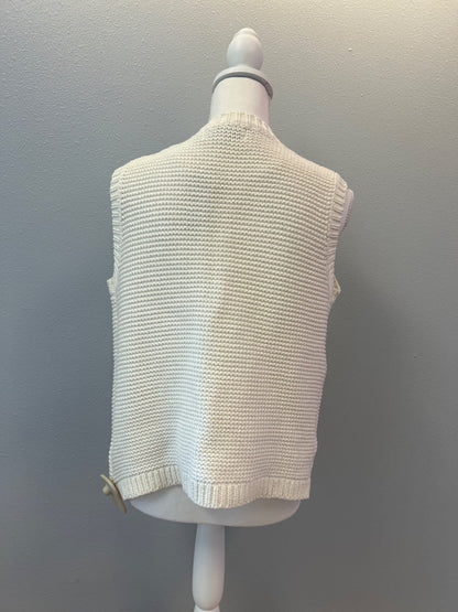John + Jenn S Cream chunky knit sleevless cardi w/ gold bttns