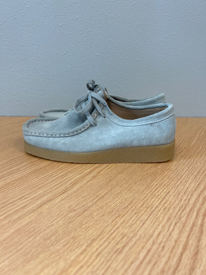 Anthropologie 8.5 Blue Suede platform dessert chukka