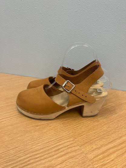 lotta's 8.5 Tan wodden clogs w/ leather upper/silver buckle