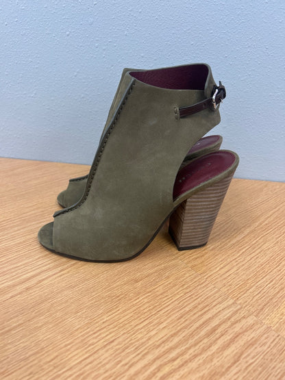 Coach 8 Green suede open toe w/ ankle strap NWOT
