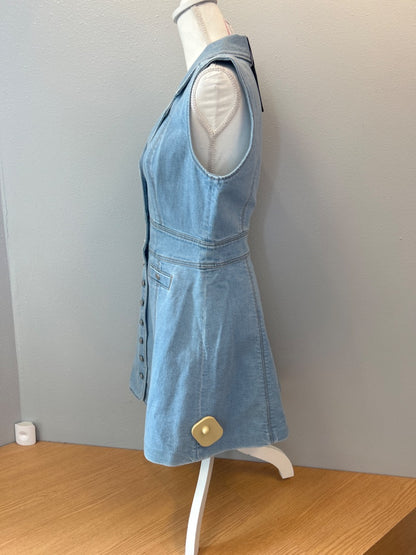 Paige 6 Light Wash NWT Denim bttn frnt