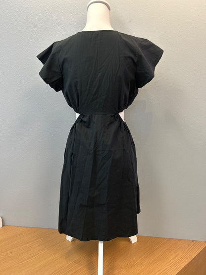 Rails M Black v neck side cutouts ss