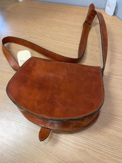 NO BRAND  Tan Genuine leather crescent bag w/ crossbody strap/buckle