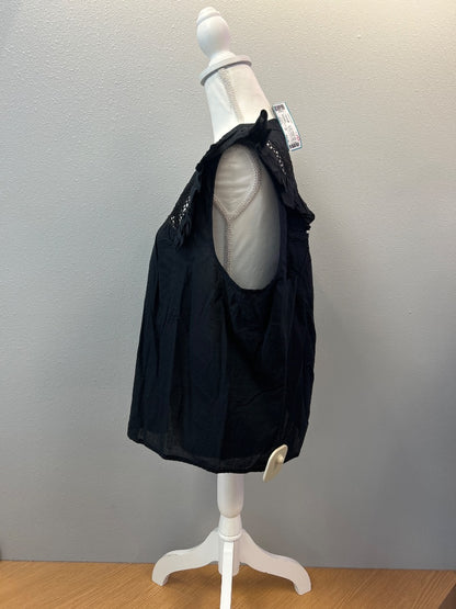 calypso L Black no collar SS bttn up w/ eyelet/lace accents