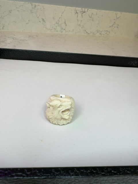 NO BRAND Carved Bone Resin "Wolf Head" Size 5.5 Ring