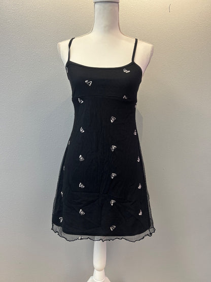 City Triangles M Black Strappy Butterfly embroider