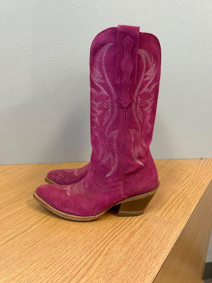 idyllwind 8 Pink suede cowboy boot