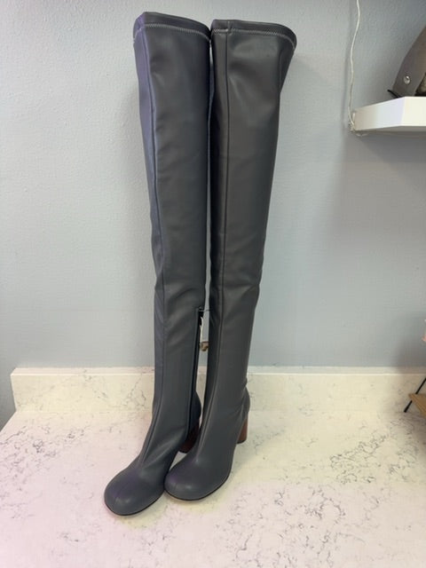 8 by yoox 7.5 Grey NWOB Thigh High Round heel