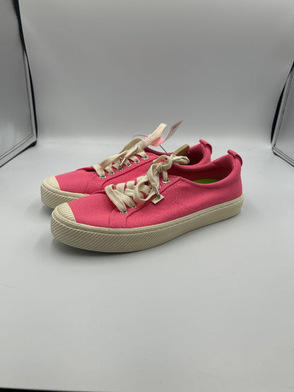 Cariuma 10 pink/white lace up sneaker