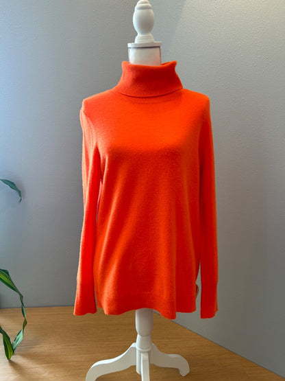 White & Warren L Orange 100% CASHMERE LS turtleneck