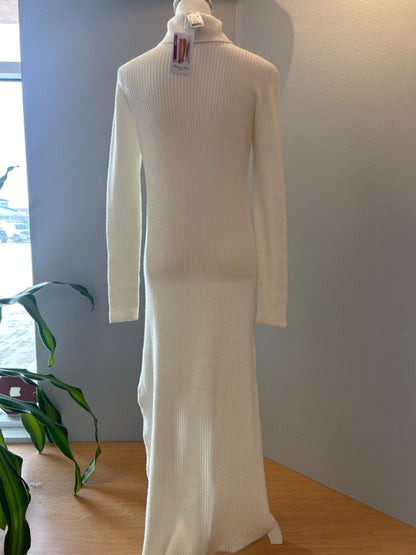 Barbara Alvisi M/L White Knit mock neck LS ribbed sweater maxi