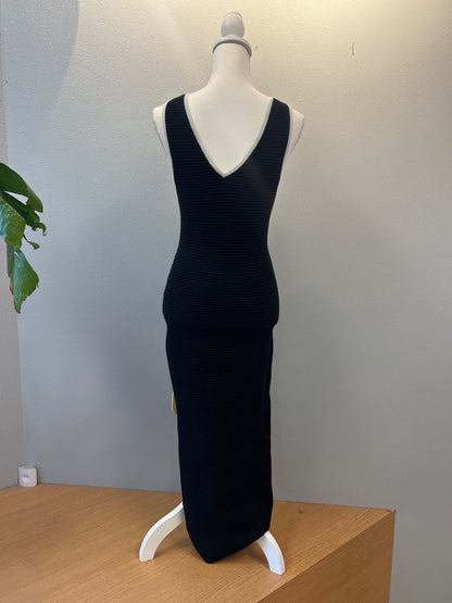 Toccin XS Black Slvlss Ribbed v-neck