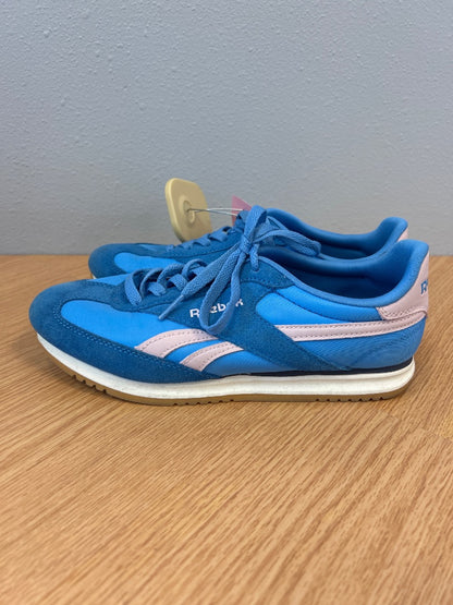 Reebok 8 Blue /pink lace up suede lowtop sneaker