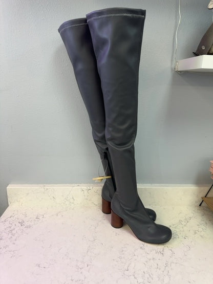 8 by yoox 7.5 Grey NWOB Thigh High Round heel