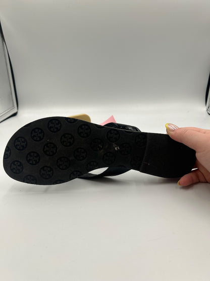 Tory Burch 10 Black patent flip flop w/ silver embem