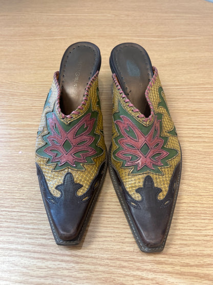 BCBG Girls 9 Brown Point toe western mules