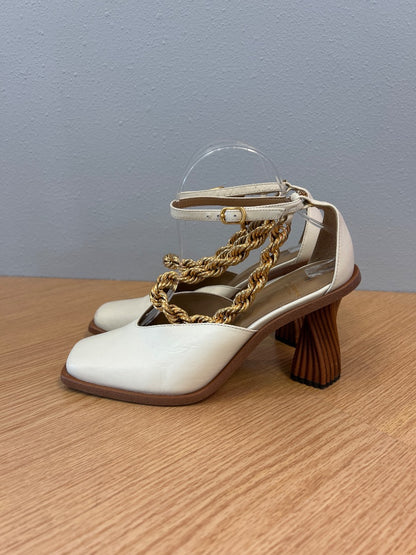 Sam Edelman 7.5 Cream square toe chain strap twisted heel