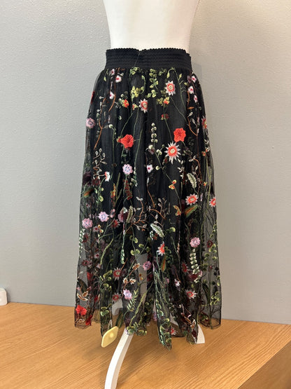 Aratta Silent Journey L Black floral embroiered meshskirt w/ mini underlay