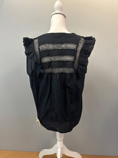 calypso L Black no collar SS bttn up w/ eyelet/lace accents