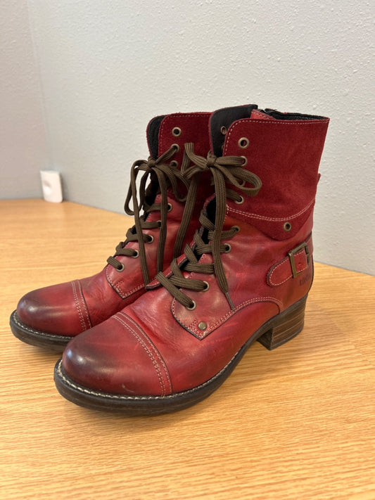 Taos 9 Red Lace up Combat