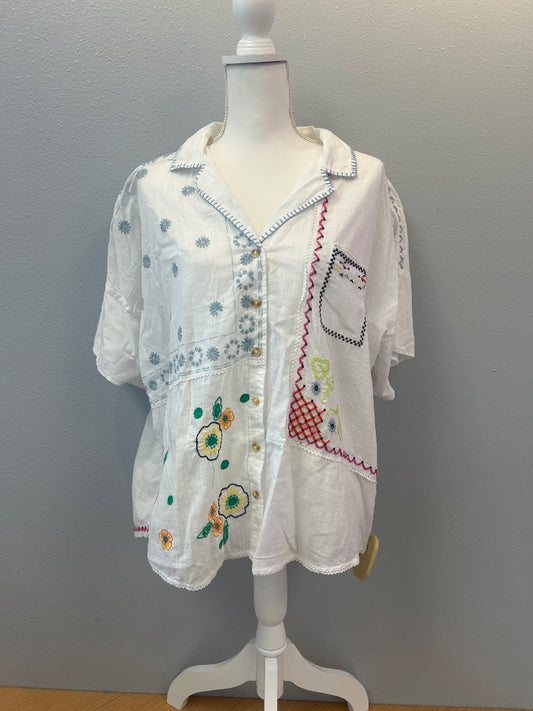 tru luxe XL White SS collared bttn up w/ rainbow embroidery