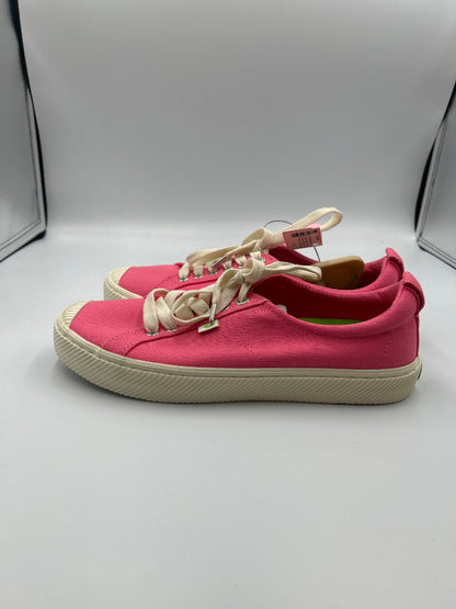 Cariuma 10 pink/white lace up sneaker