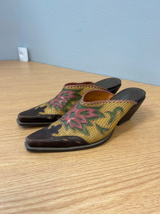 BCBG Girls 9 Brown Point toe western mules