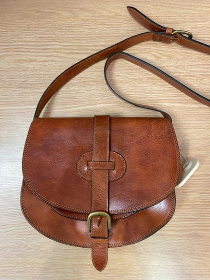 NO BRAND  Tan Genuine leather crescent bag w/ crossbody strap/buckle