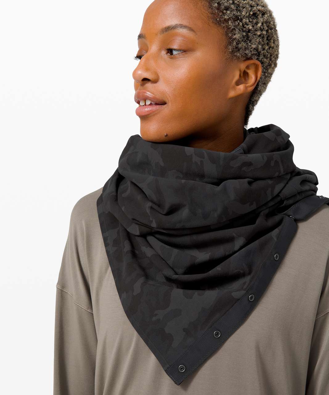 Lululemon "Vinyasa Scarf Black Camo"